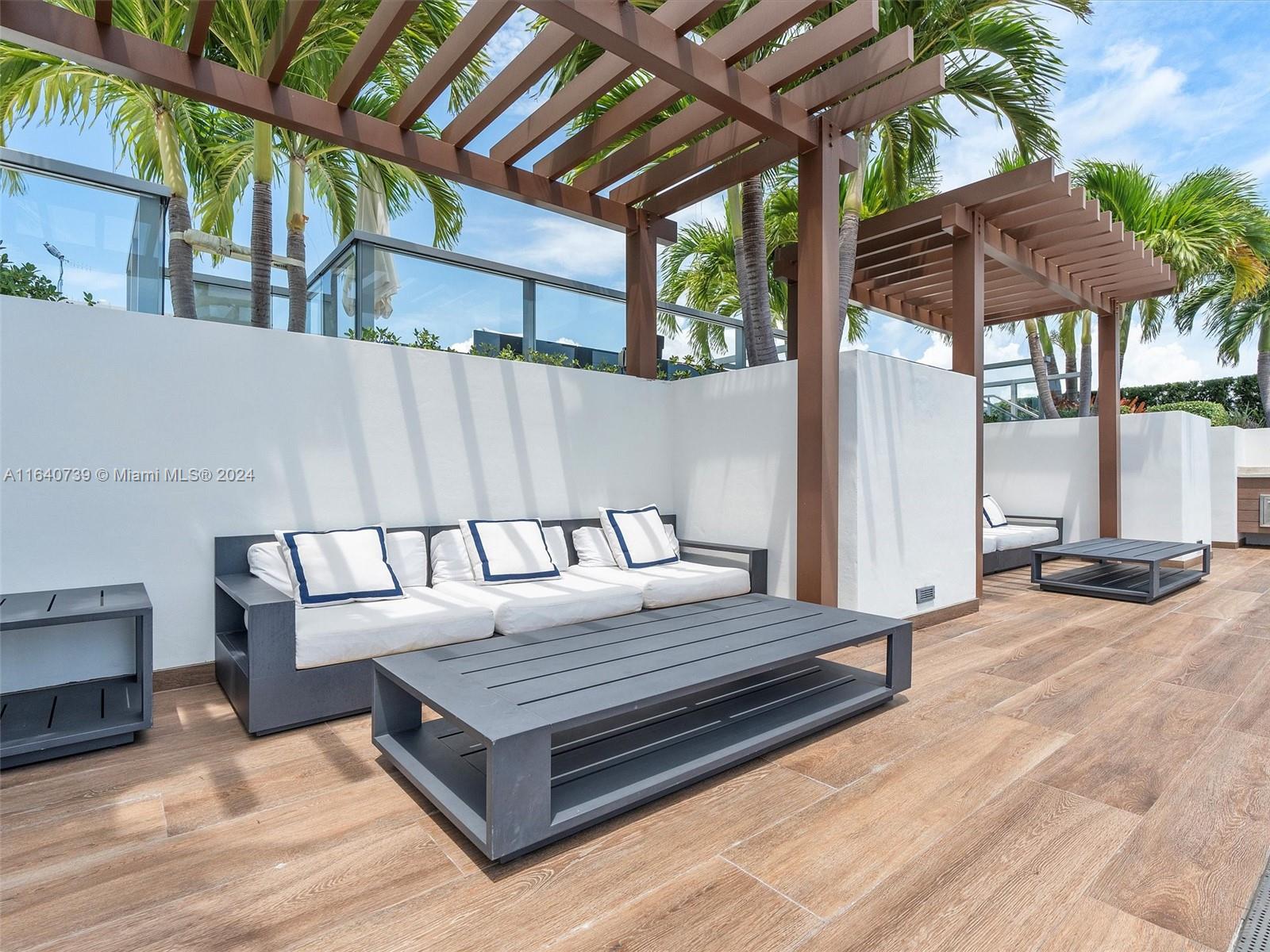 BAY HARBOR ISLANDS - Residential