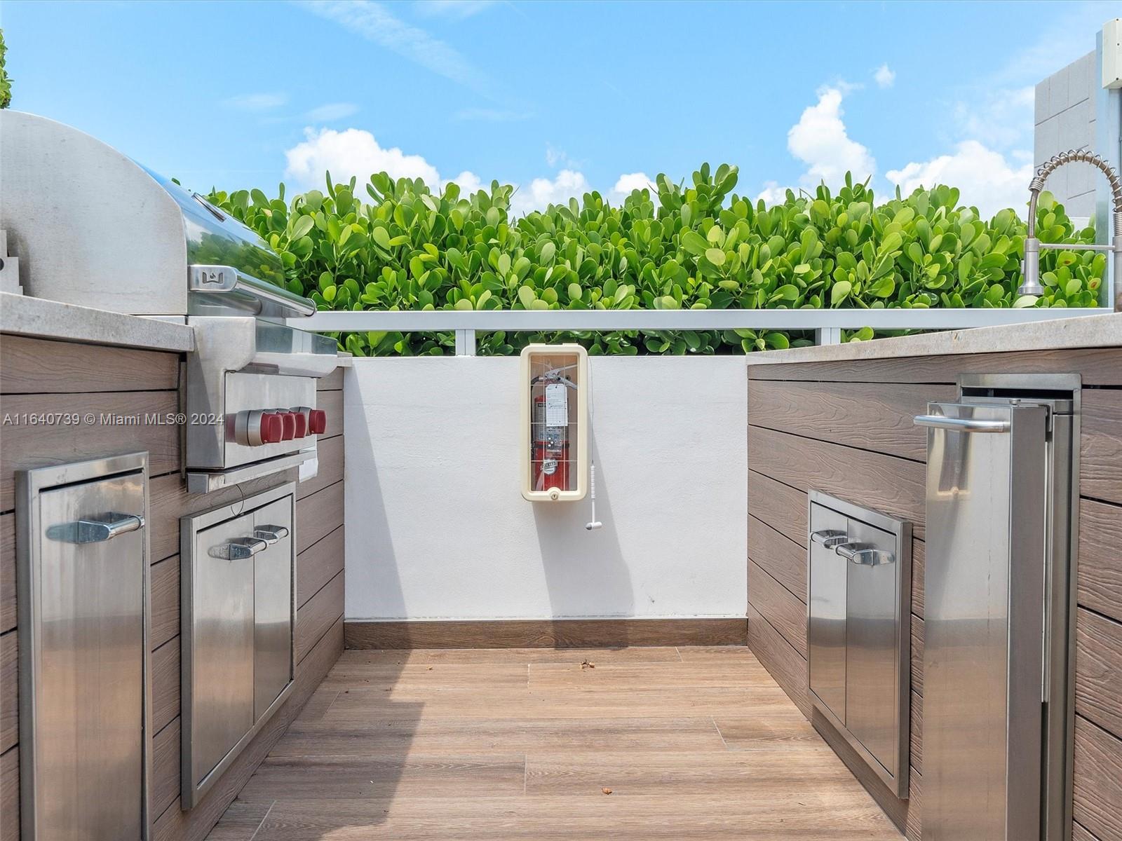 BAY HARBOR ISLANDS - Residential