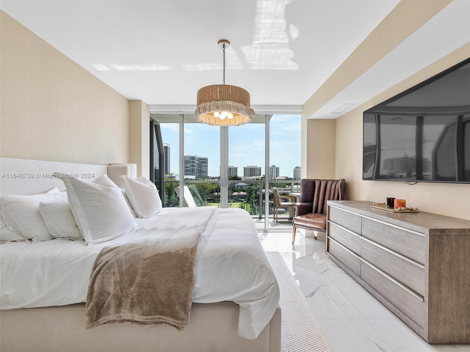 BAY HARBOR ISLANDS - Residential