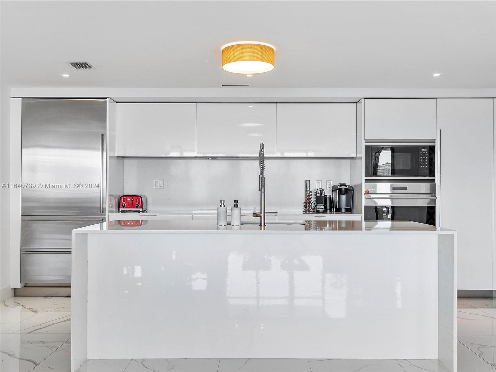 BAY HARBOR ISLANDS - Residential