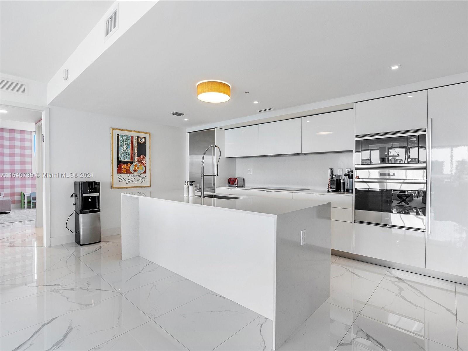 BAY HARBOR ISLANDS - Residential