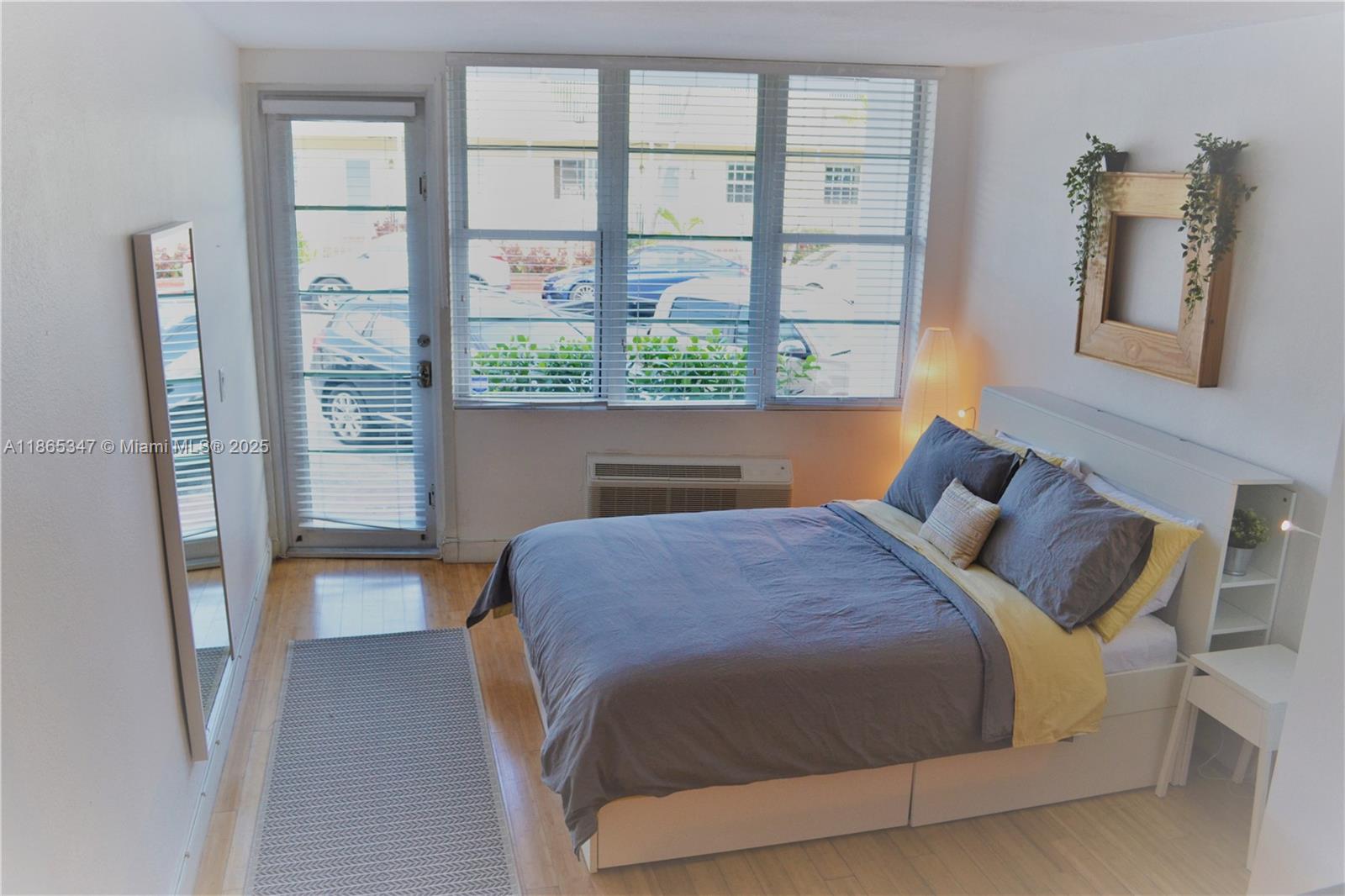 Fully furnished studio located just 2 blocks from the beach. Fully equipped and ready for you to move in. Amazing location within walking distance to parks, shopping and great restaurants. There is also free trolley to take you around the neighborhood and connects to you to all of Miami Beach. SHORT OR LONG TERM!