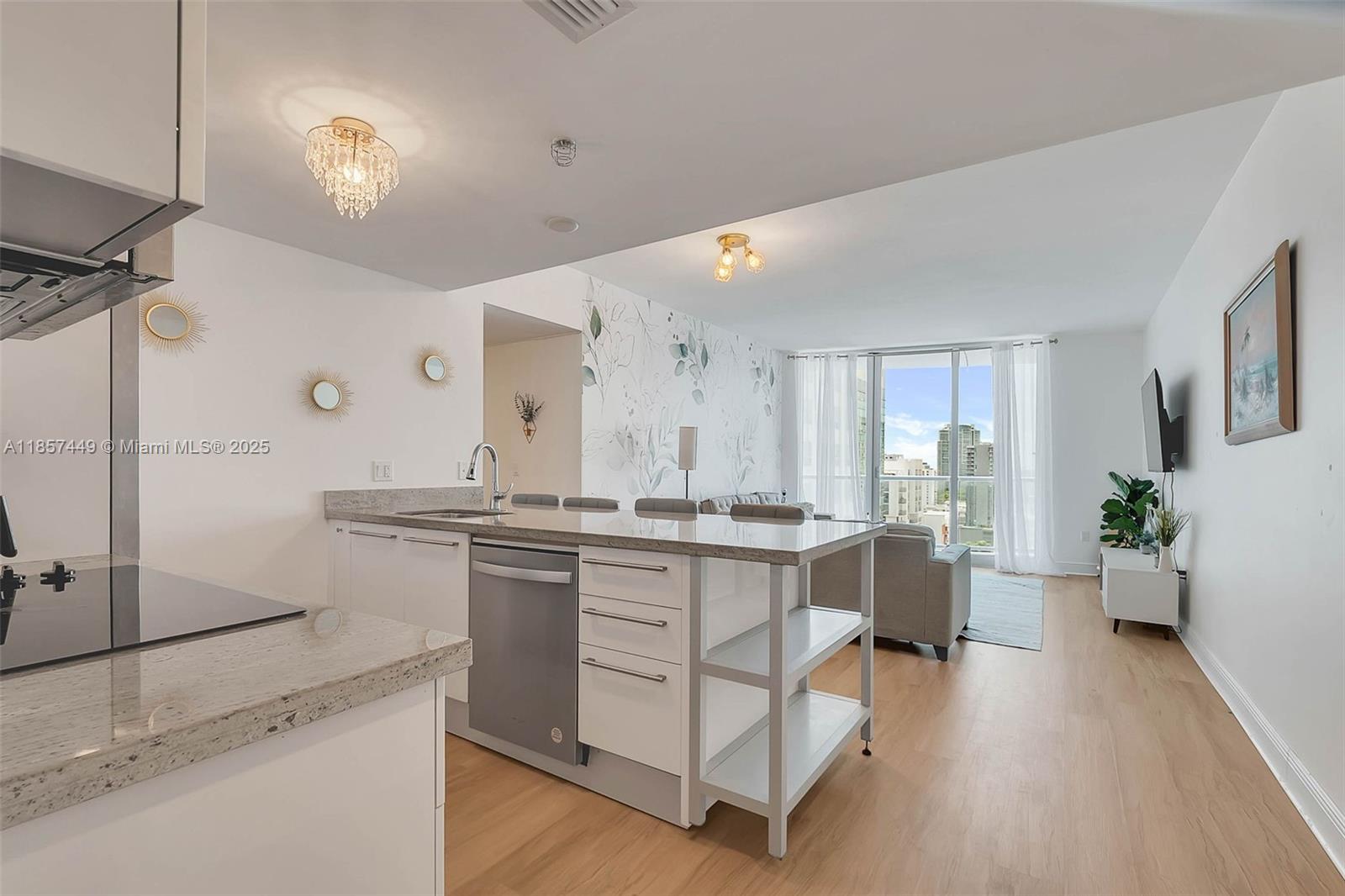 185 SW 7th St 2204