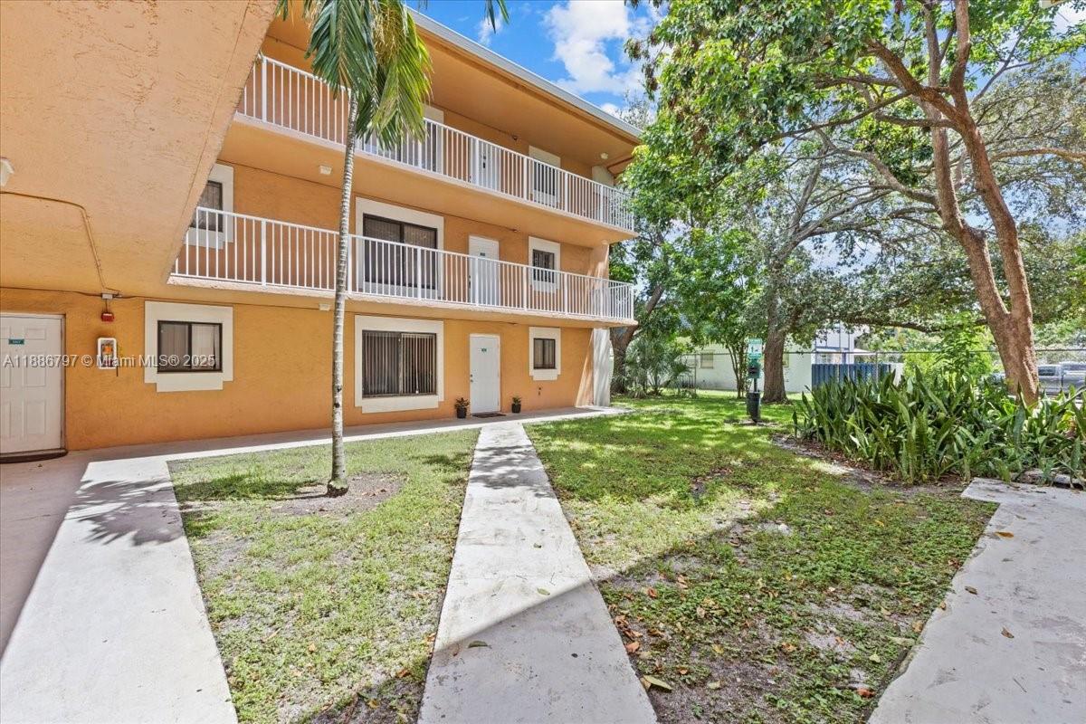 COURTYARDS AT DAVIE CONDO - Residential Lease