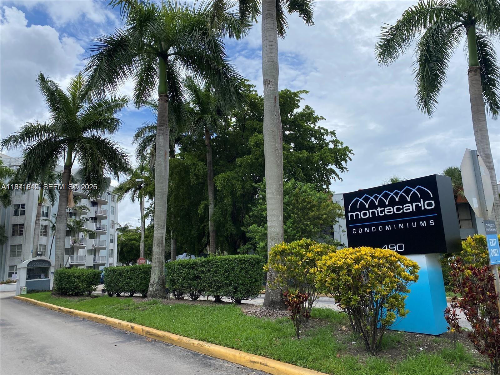 498 NW 165th St Rd D-202