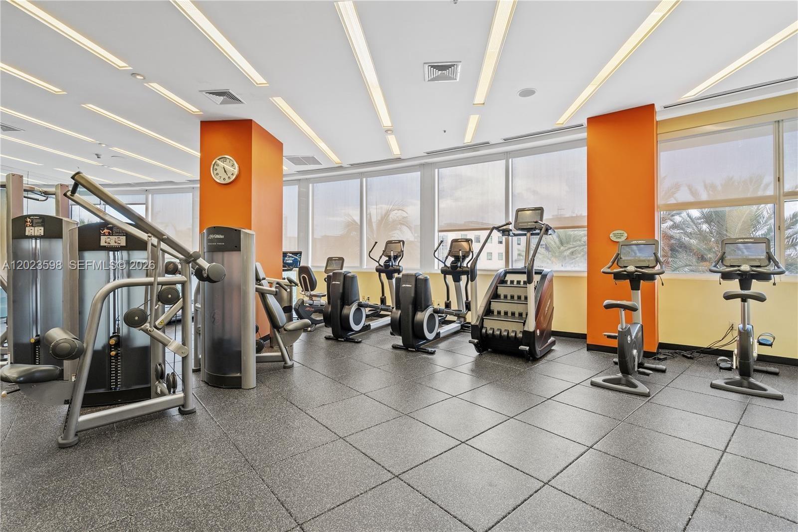 TRUMP INTERNATIONAL SONES - Residential