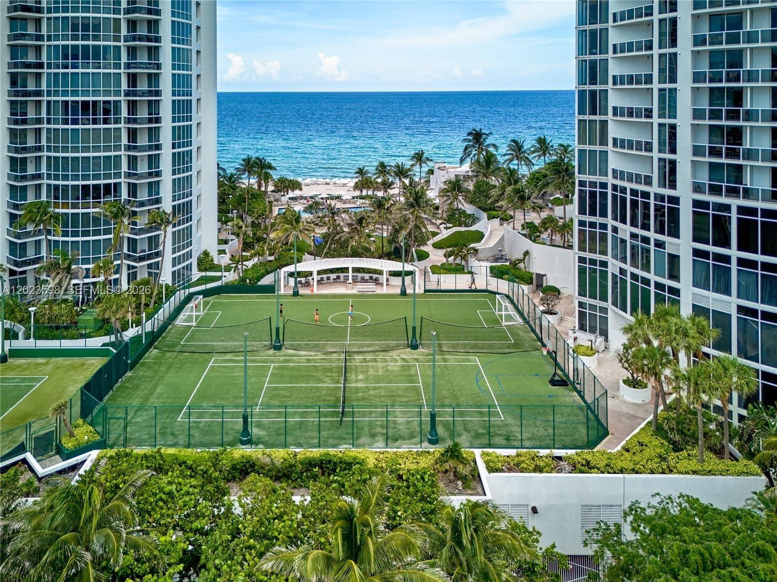 TRUMP INTERNATIONAL SONES - Residential