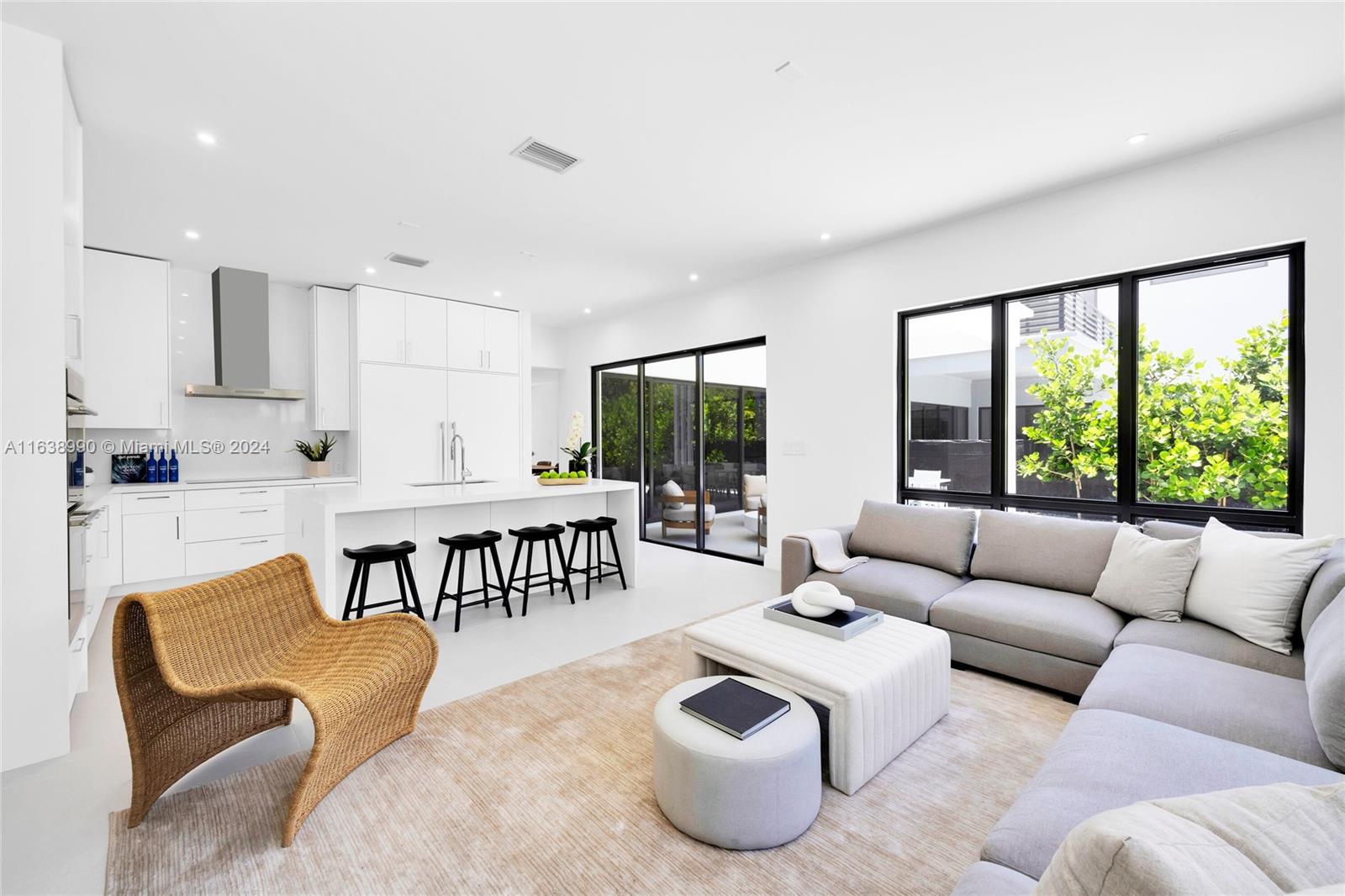 COCOPLUM MANOR - Residential