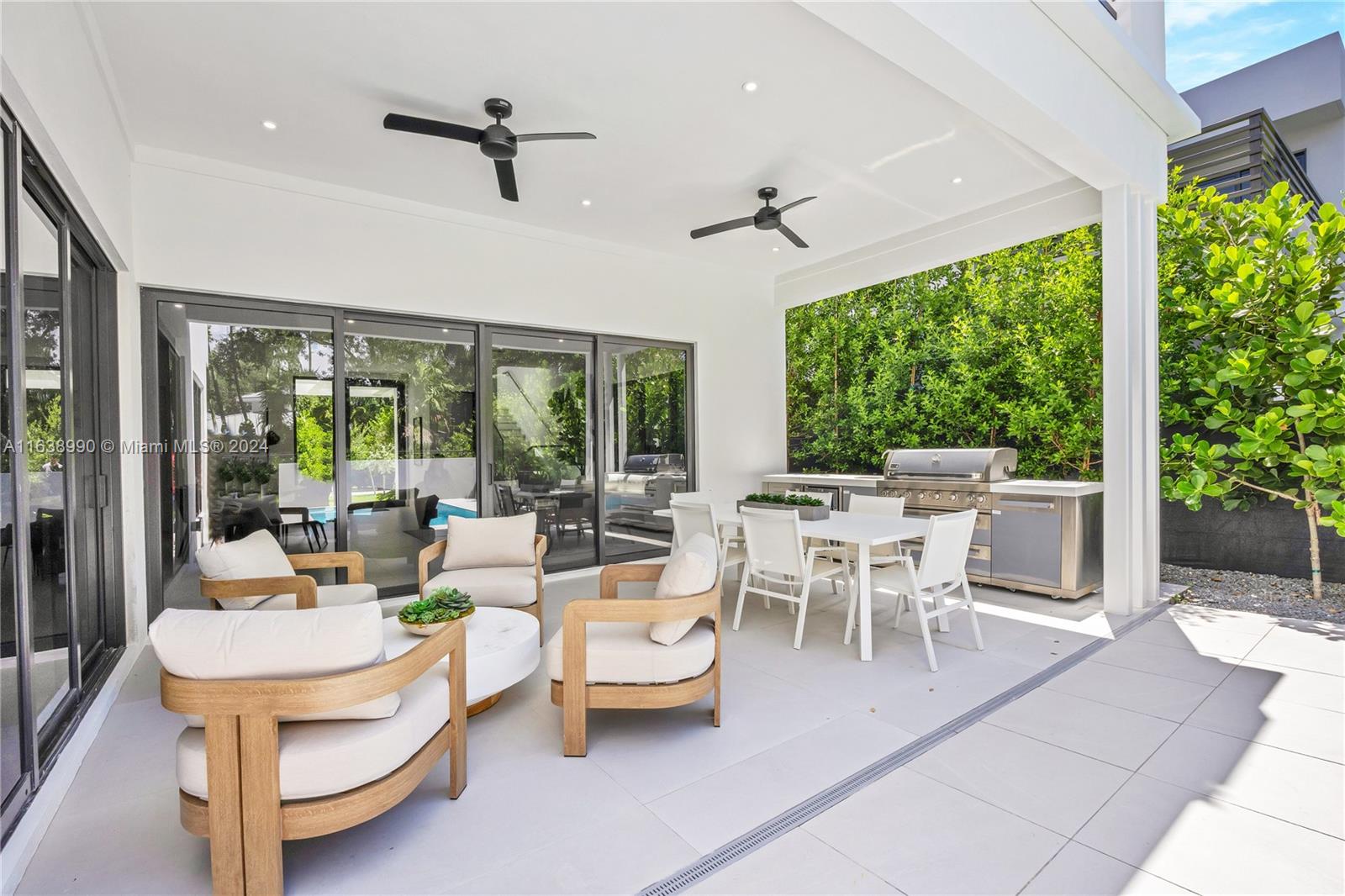 COCOPLUM MANOR - Residential