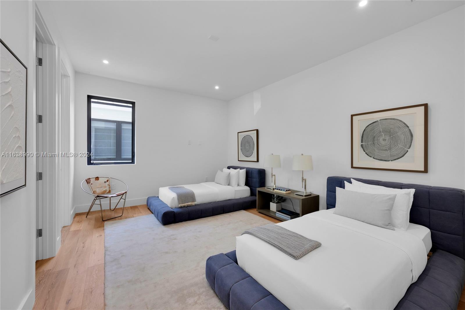 COCOPLUM MANOR - Residential