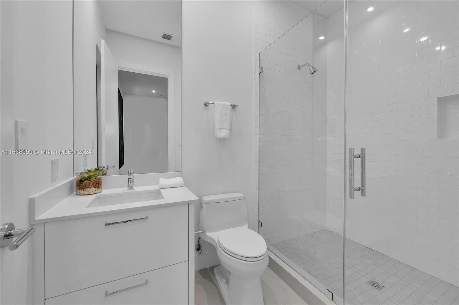 COCOPLUM MANOR - Residential