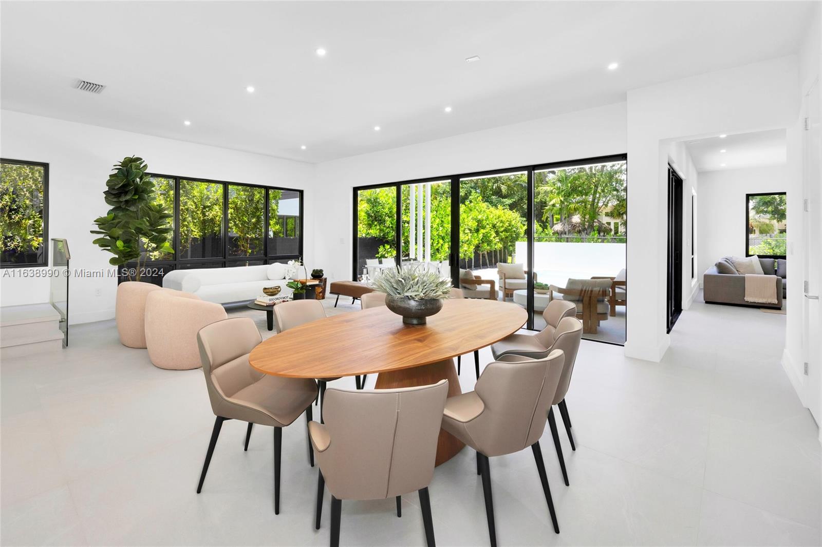 COCOPLUM MANOR - Residential