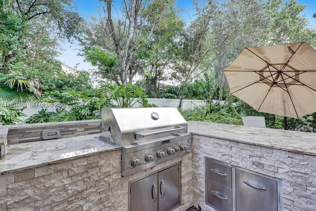 4749 N Grand Cypress Cir N