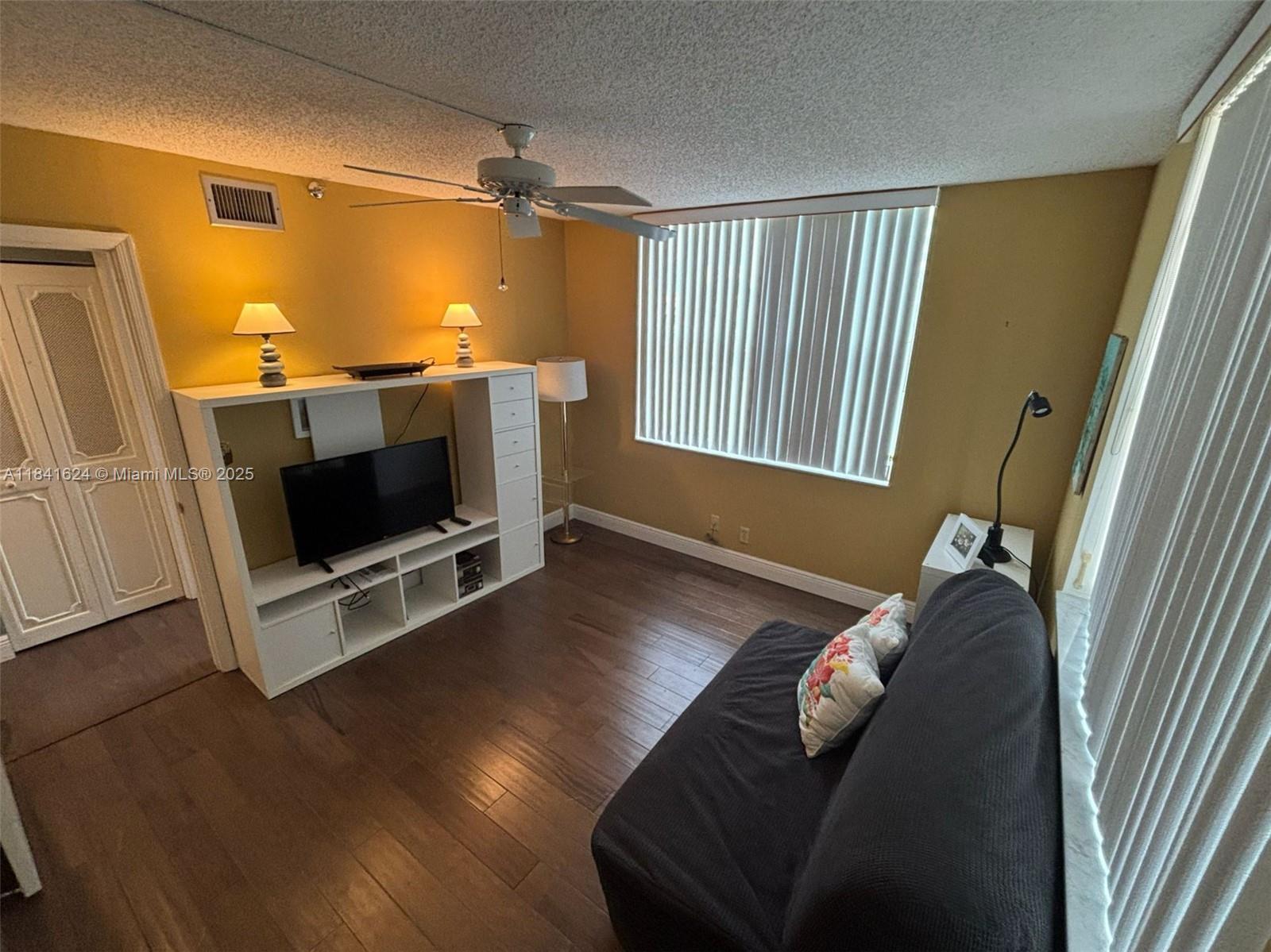 VILLAGES OF ORIOLE BONAIR - Residential Lease