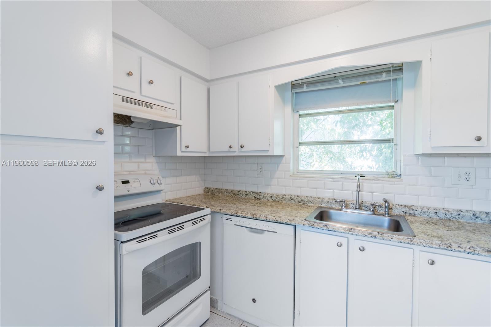 711 CONDO - Residential