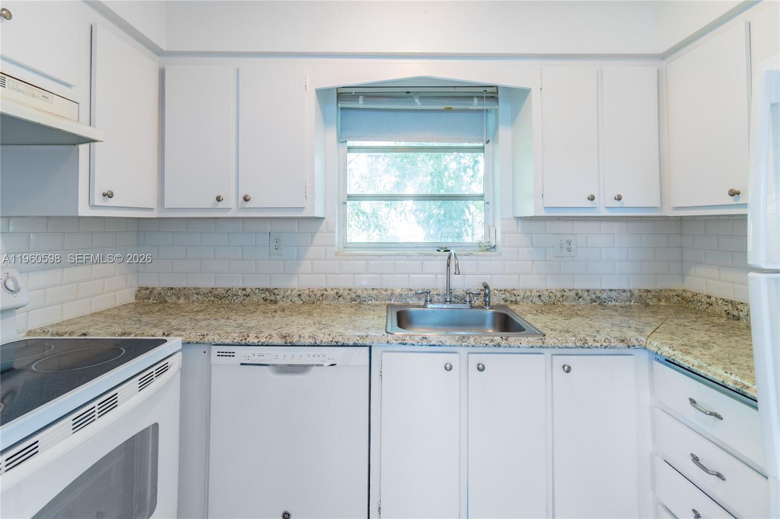 711 CONDO - Residential