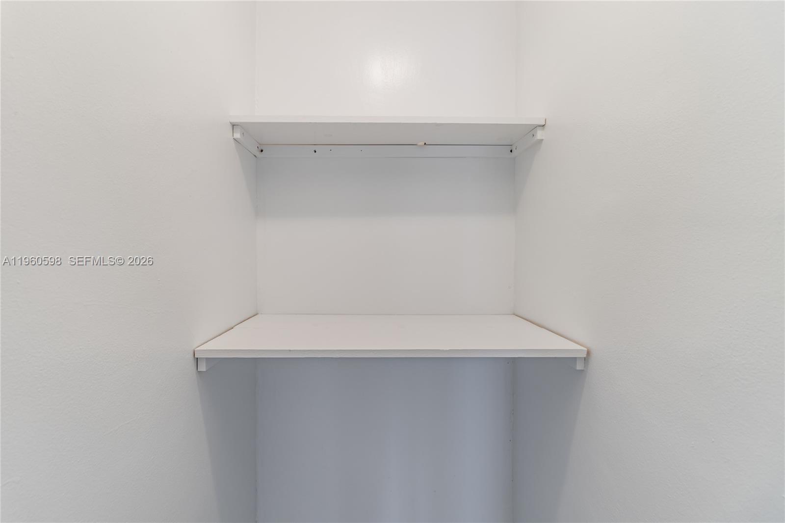 711 CONDO - Residential