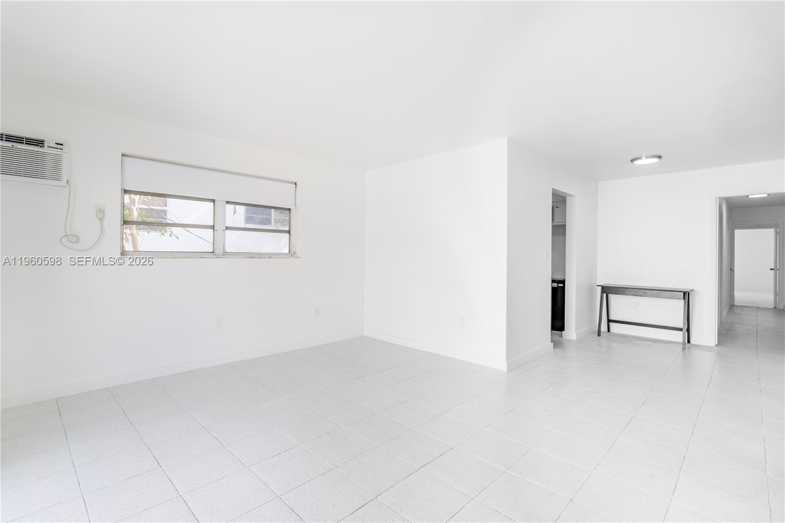 711 CONDO - Residential