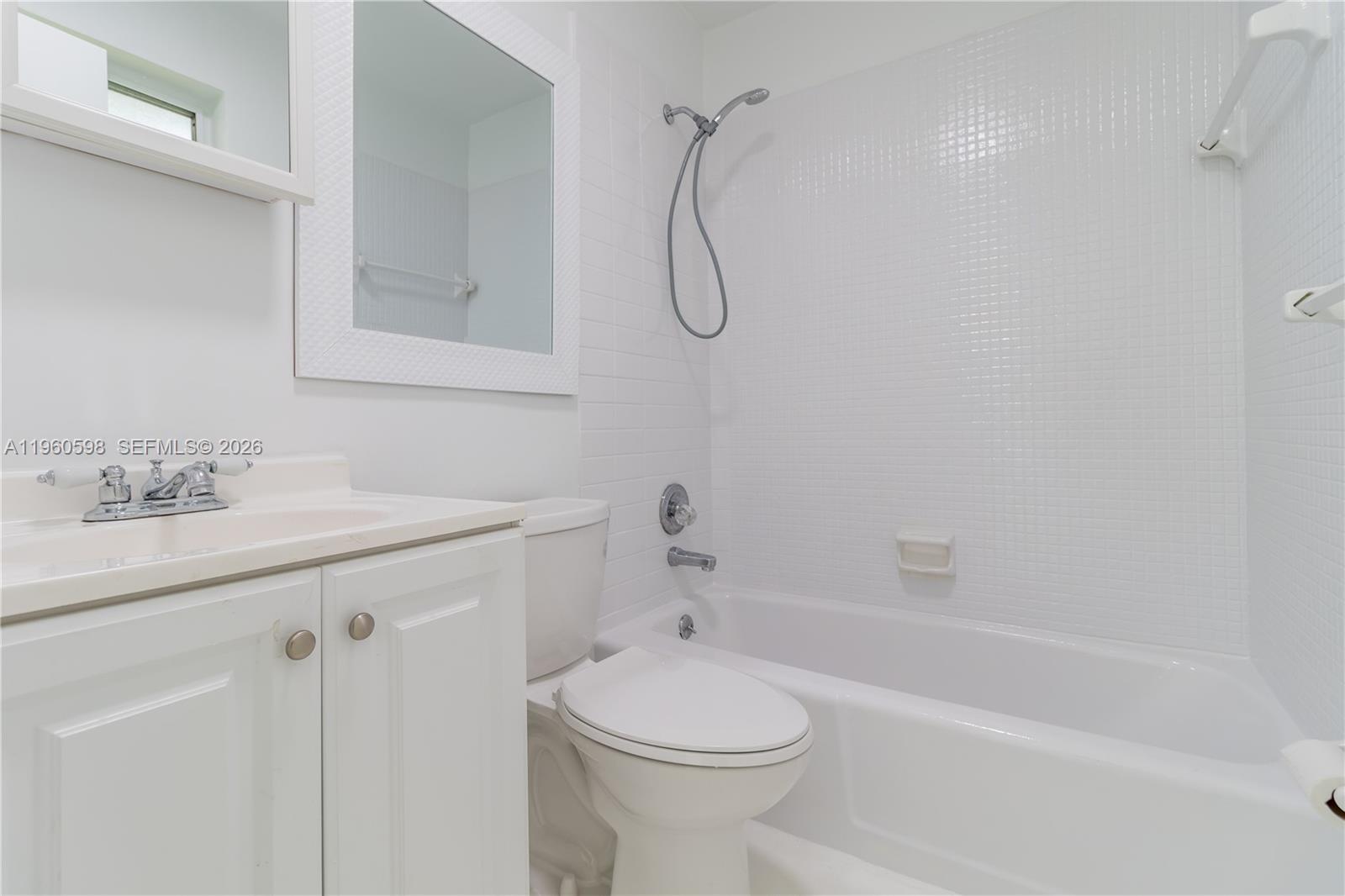 711 CONDO - Residential