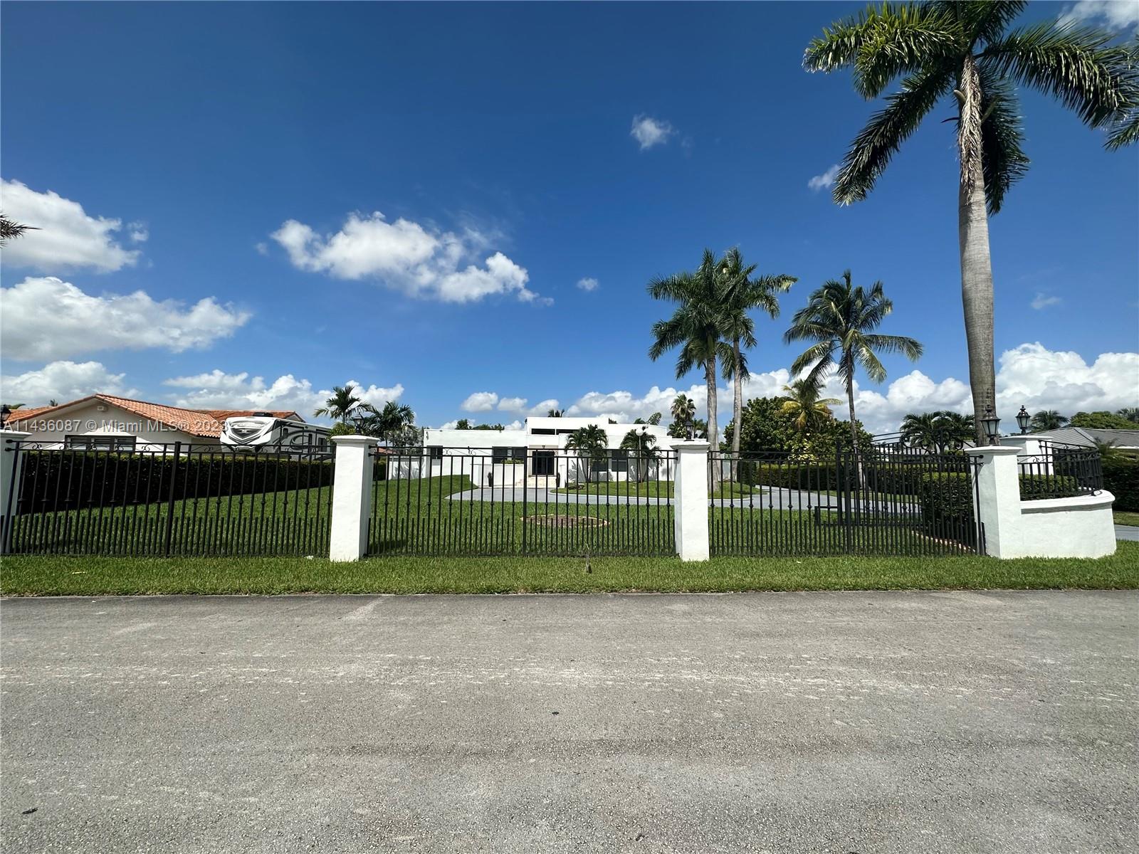 SWEETWATER ESTS SUB - Residential