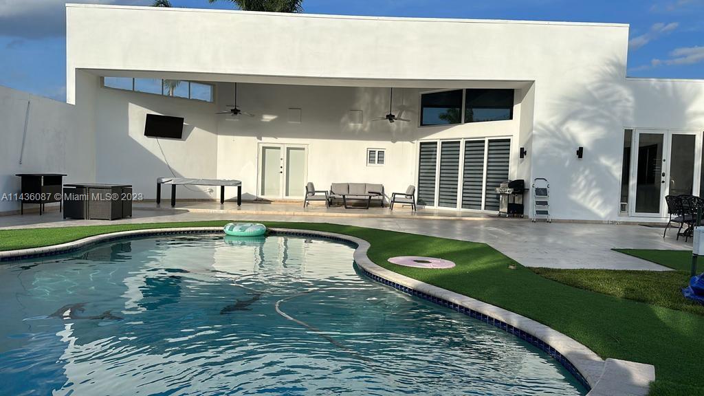 SWEETWATER ESTS SUB - Residential