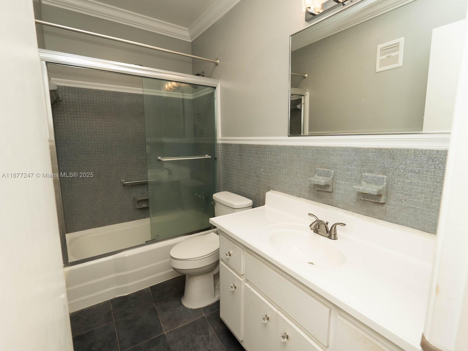 VENETIAN PARK GARDENS CON - Residential Lease