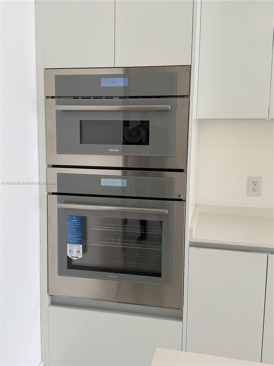 ARIA RESERVE - Residential Lease