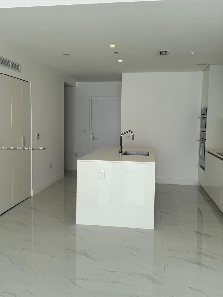 ARIA RESERVE - Residential Lease