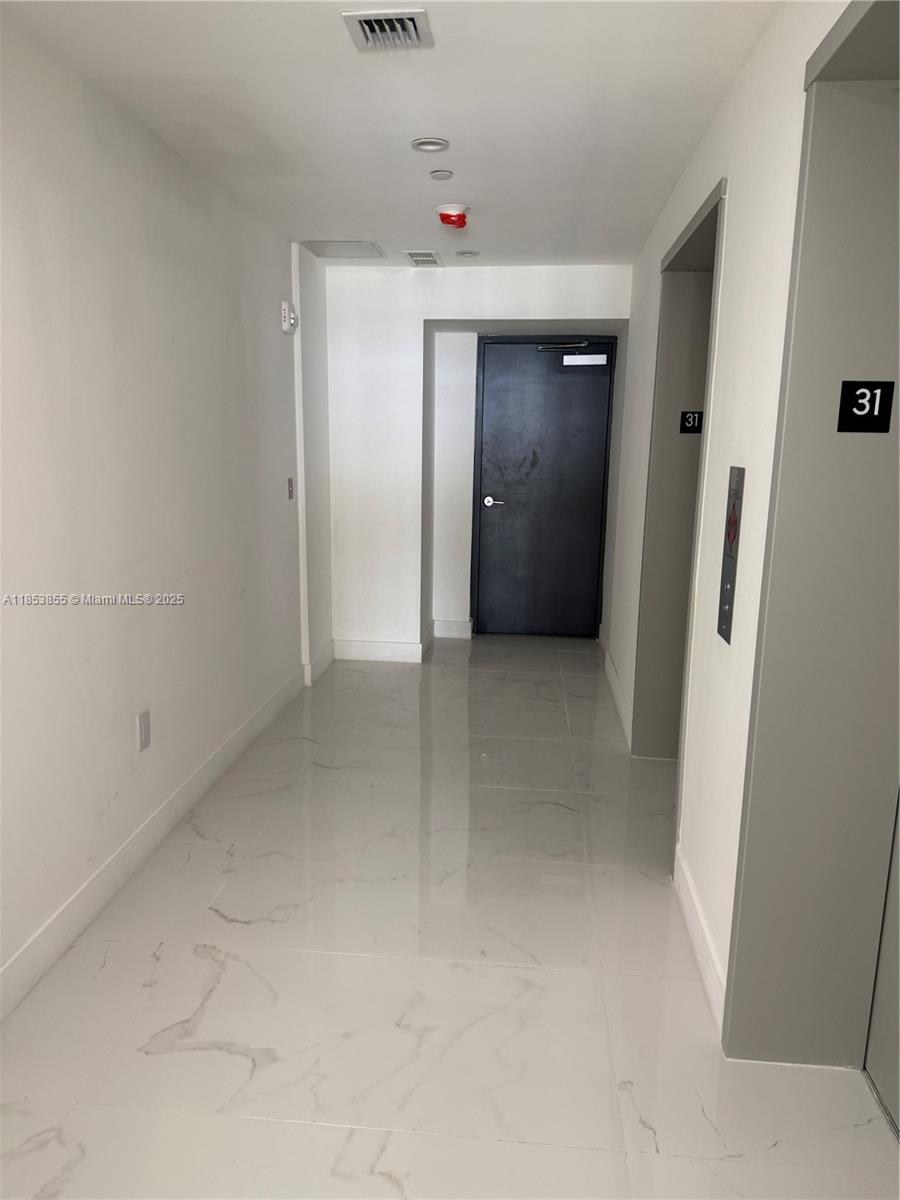 ARIA RESERVE - Residential Lease