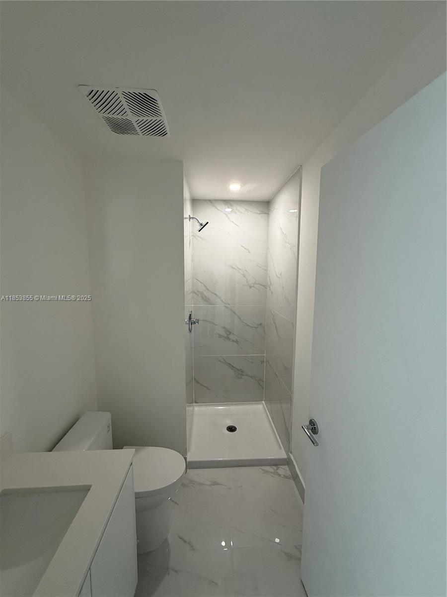 ARIA RESERVE - Residential Lease