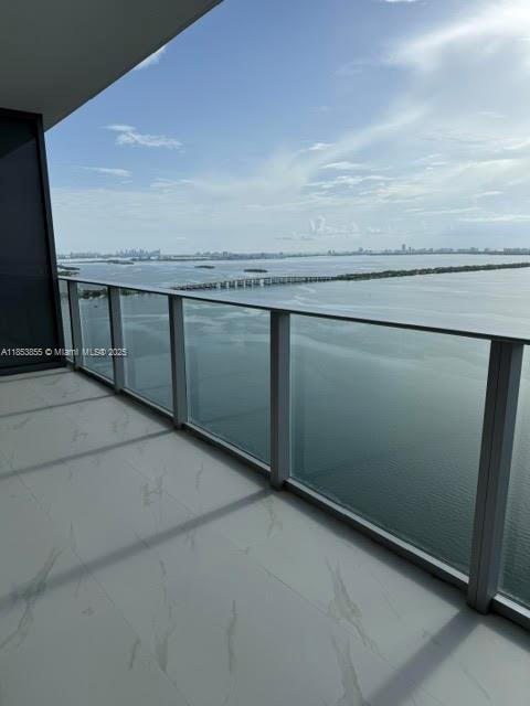 ARIA RESERVE - Residential Lease