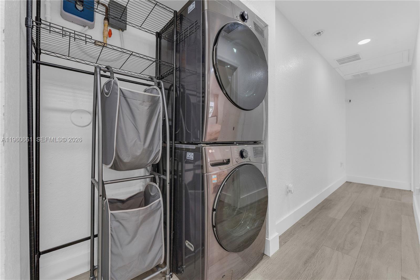 DIXIE HEIGHTS - Residential