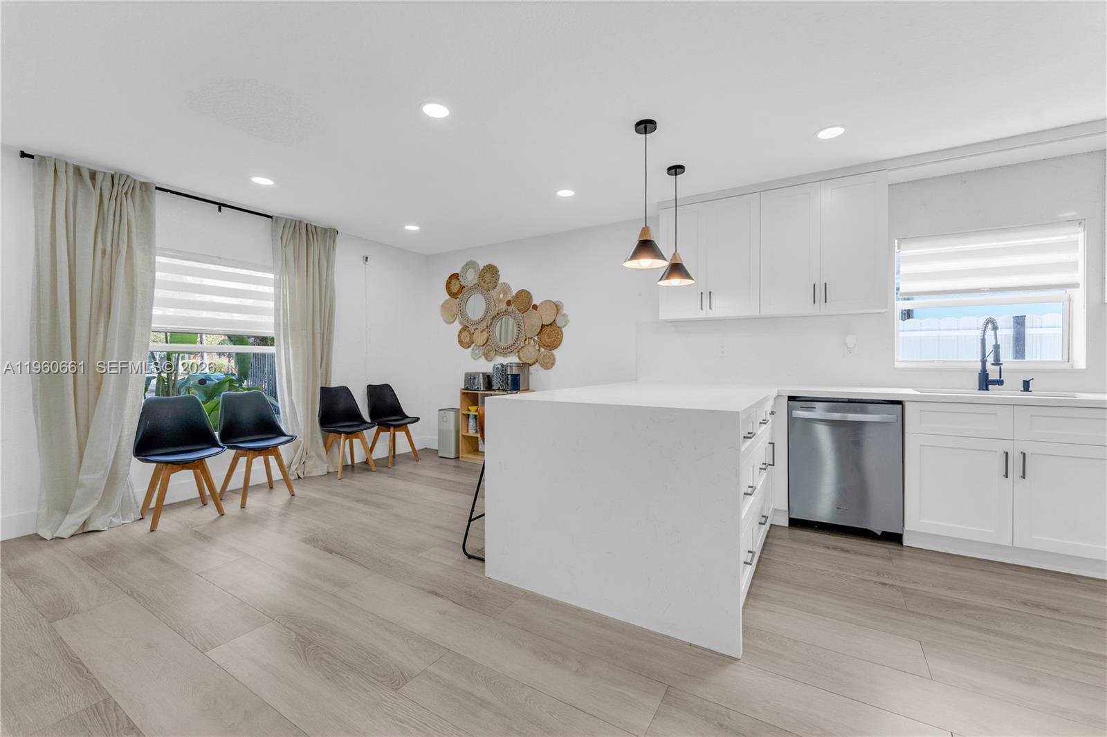 DIXIE HEIGHTS - Residential