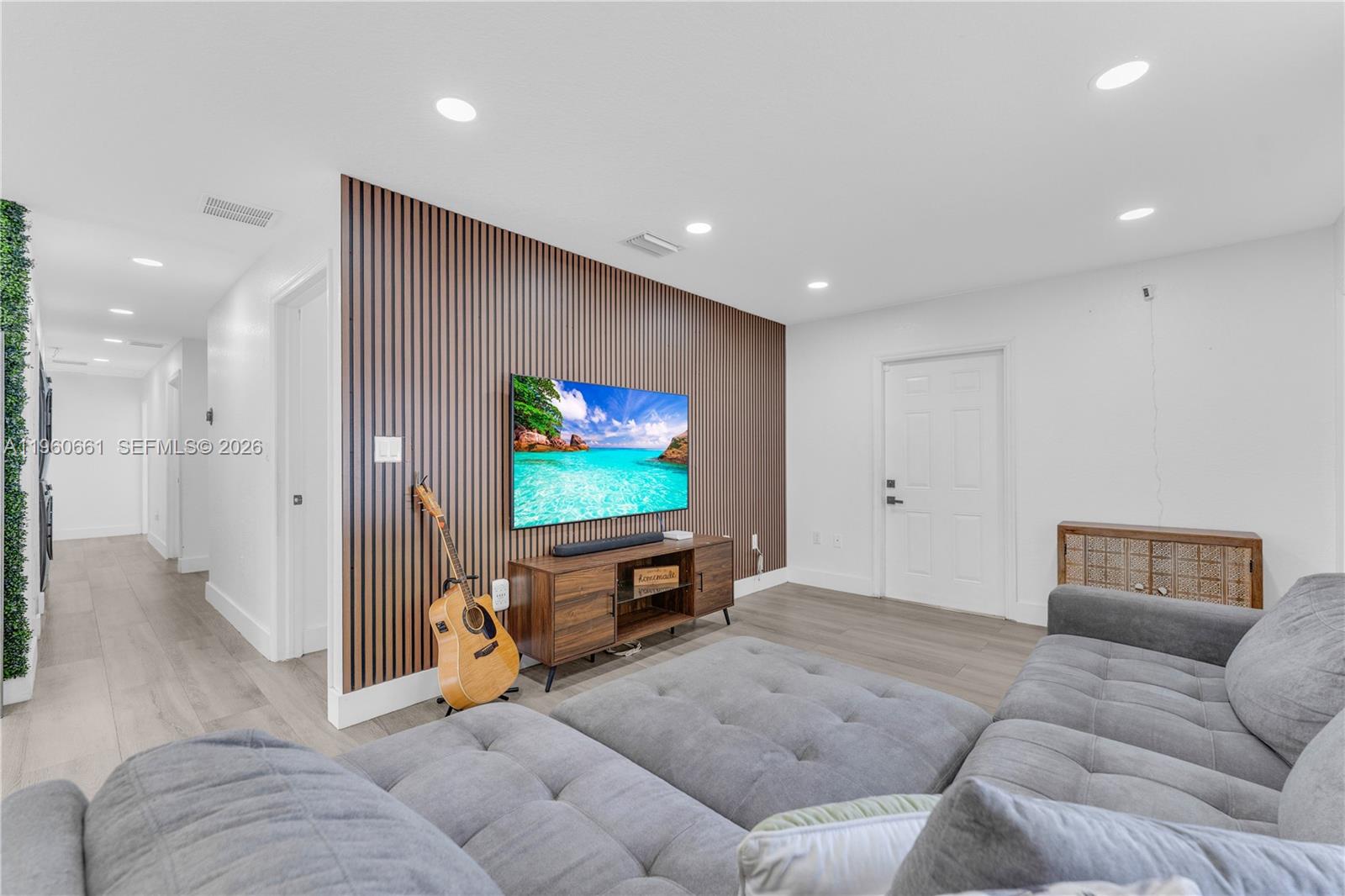 DIXIE HEIGHTS - Residential