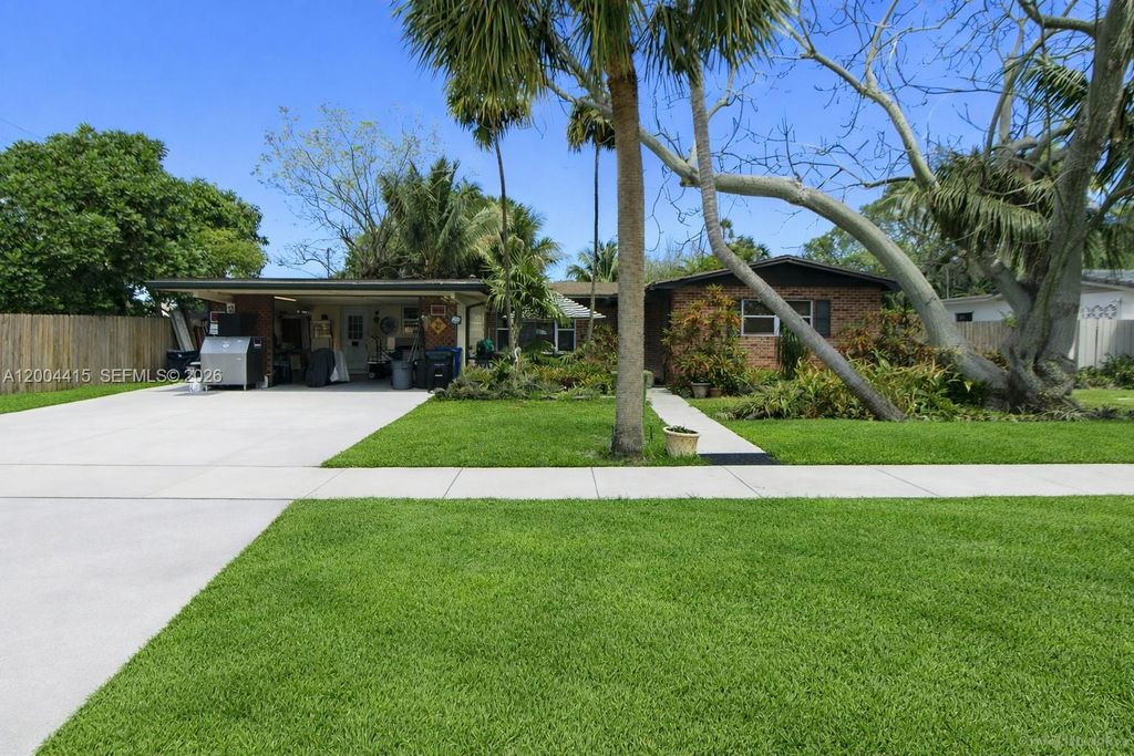 Photo of 2048 SW 27th Ave, Fort Lauderdale, FL 33312 (MLS # A12004415)