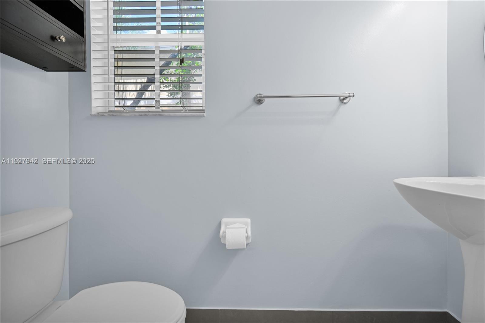 MELROSE POINT CONDO - Residential Lease