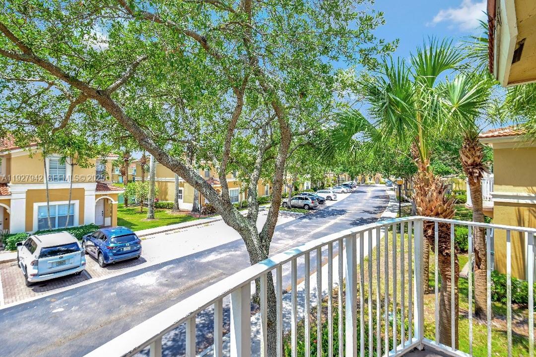 MELROSE POINT CONDO - Residential Lease