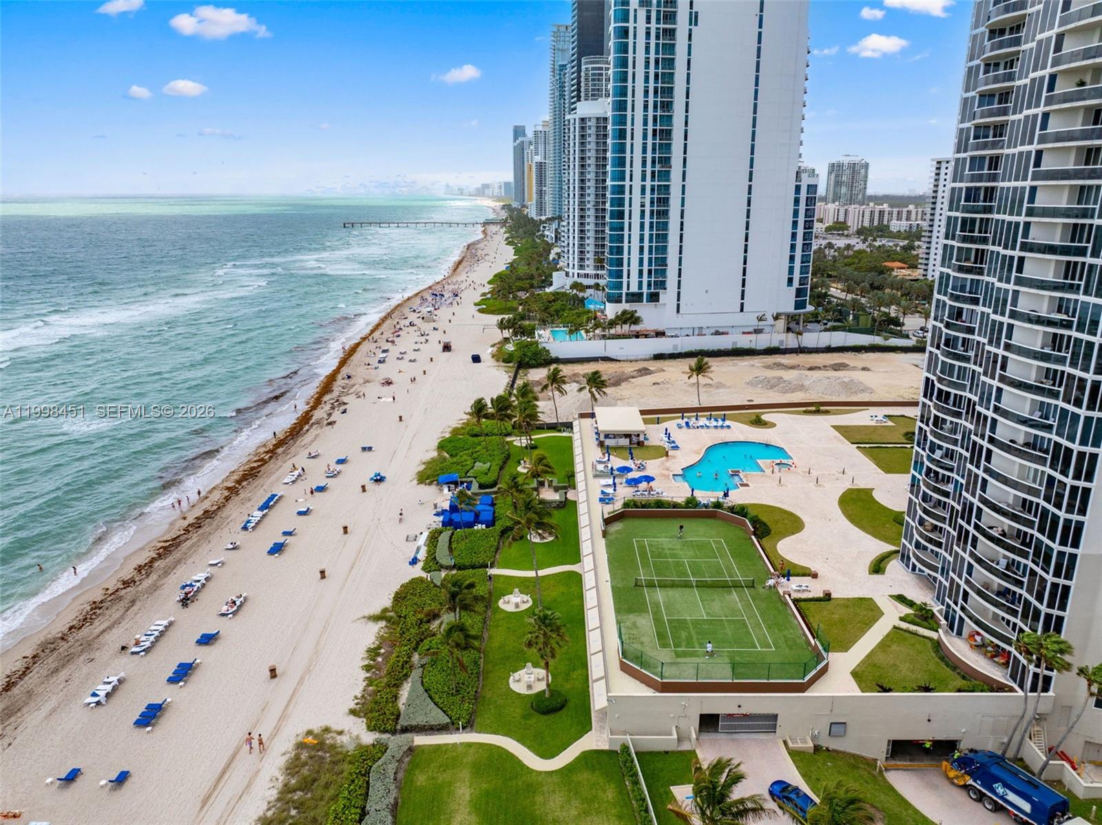 THE PINNACLE CONDO - Residential