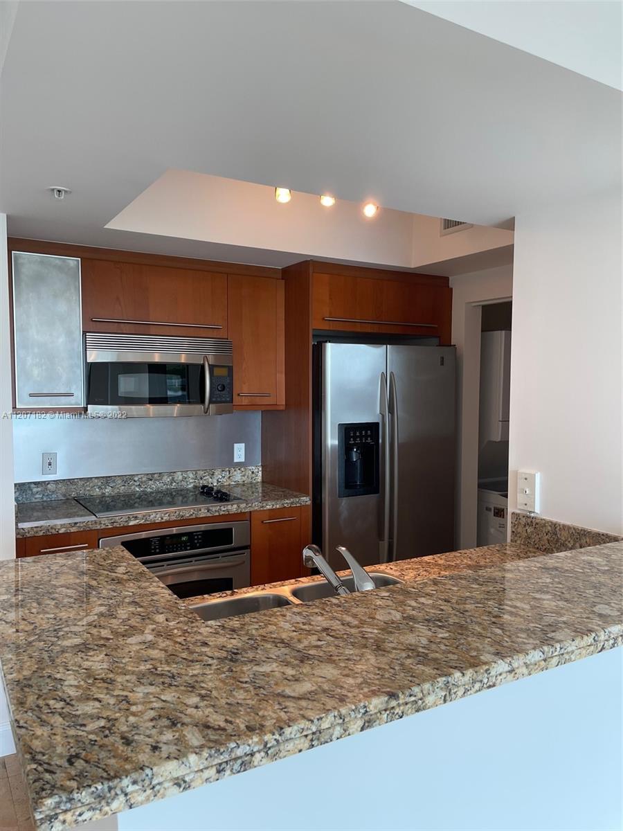 THE COSMOPOLITAN RESIDENC - Residential Lease