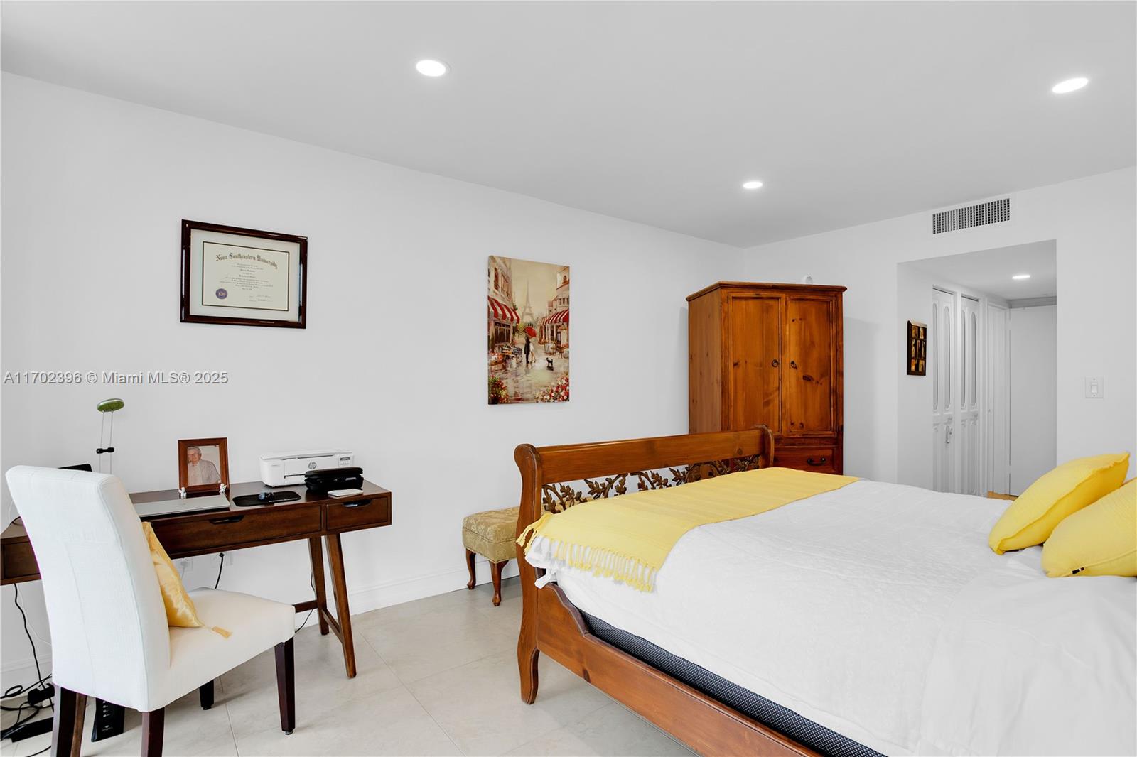 BONAVISTA CONDO - Residential