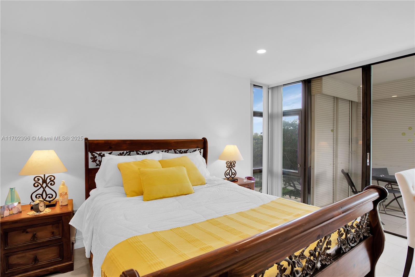 BONAVISTA CONDO - Residential