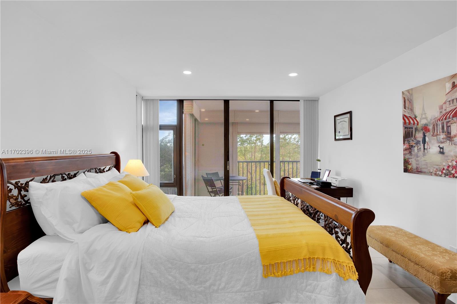 BONAVISTA CONDO - Residential