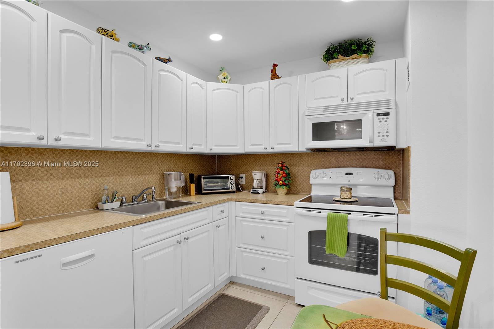 BONAVISTA CONDO - Residential