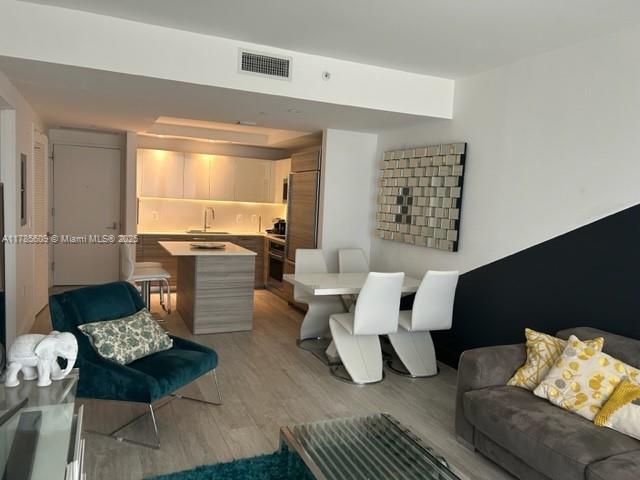 121 NE 34th St 1611