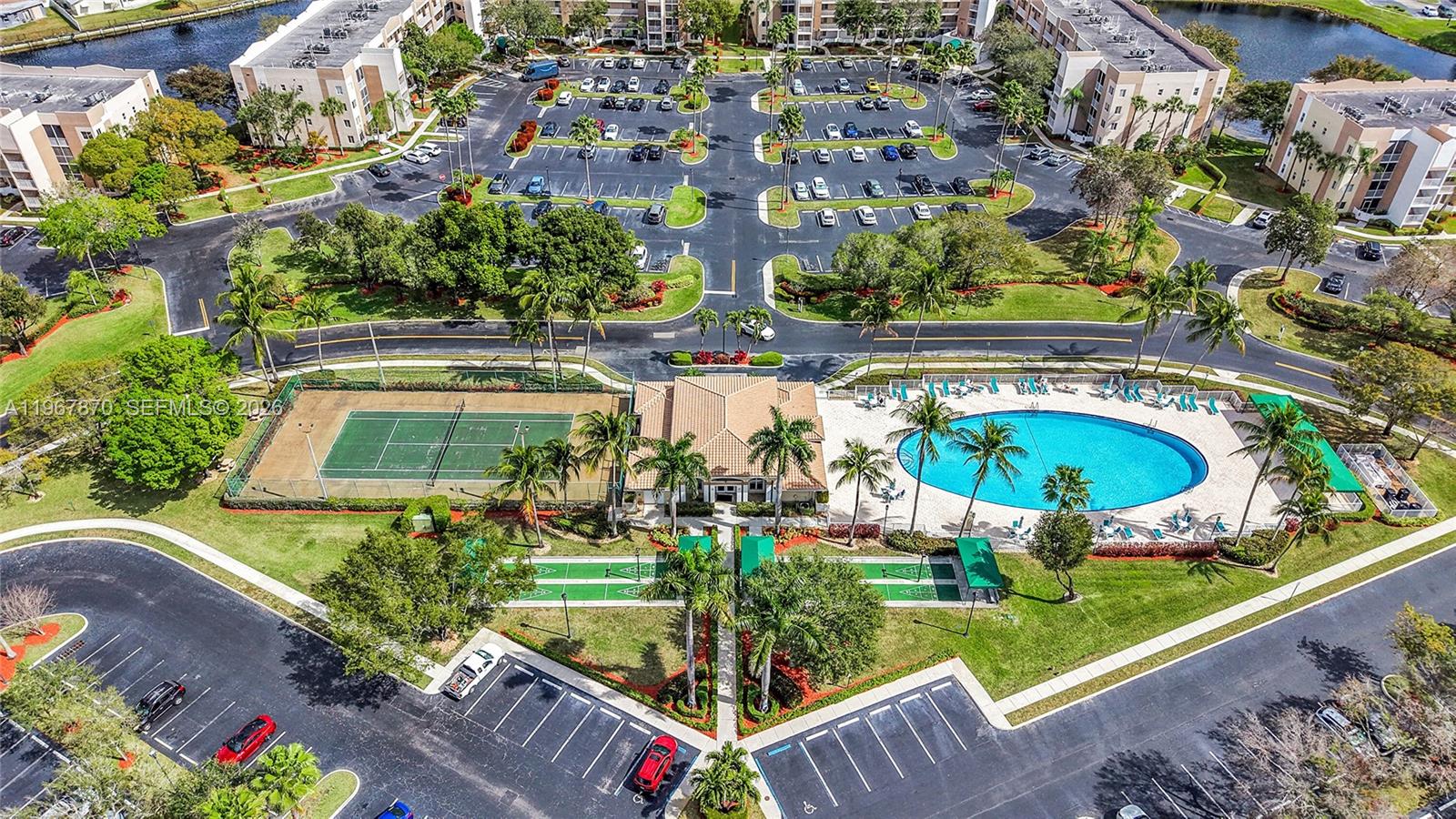 WELDON CONDOMINIUM - Residential