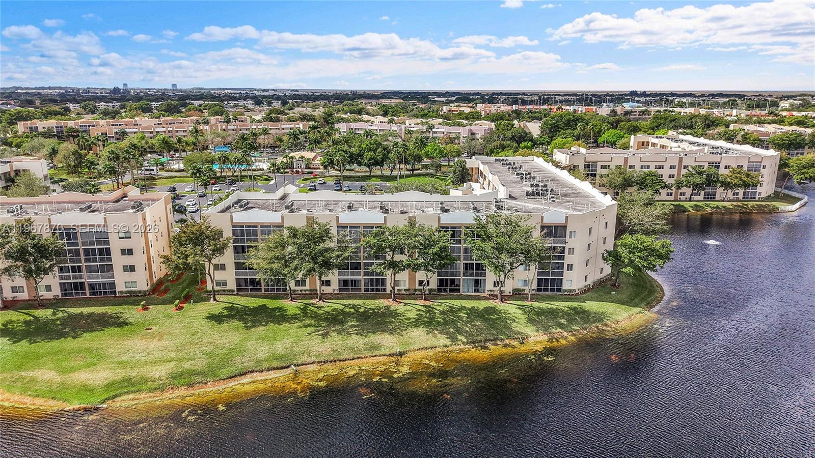 WELDON CONDOMINIUM - Residential