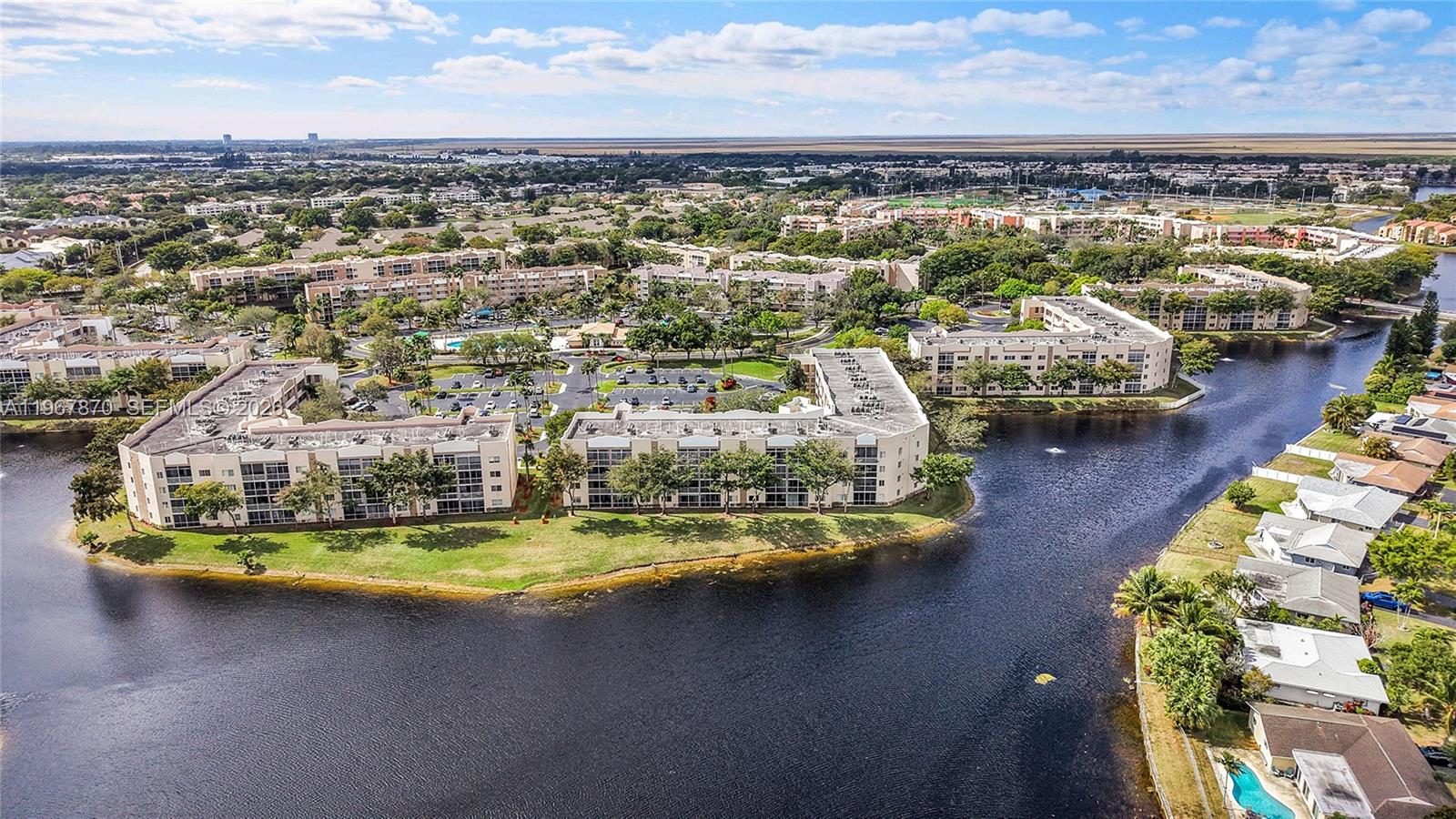 WELDON CONDOMINIUM - Residential