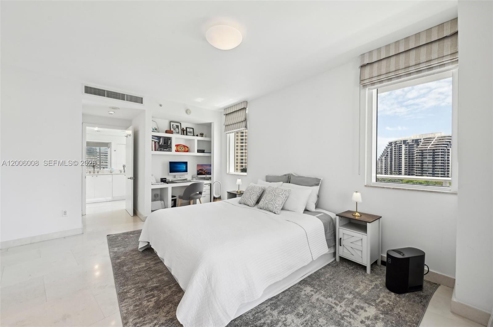 CARBONELL CONDO - Residential