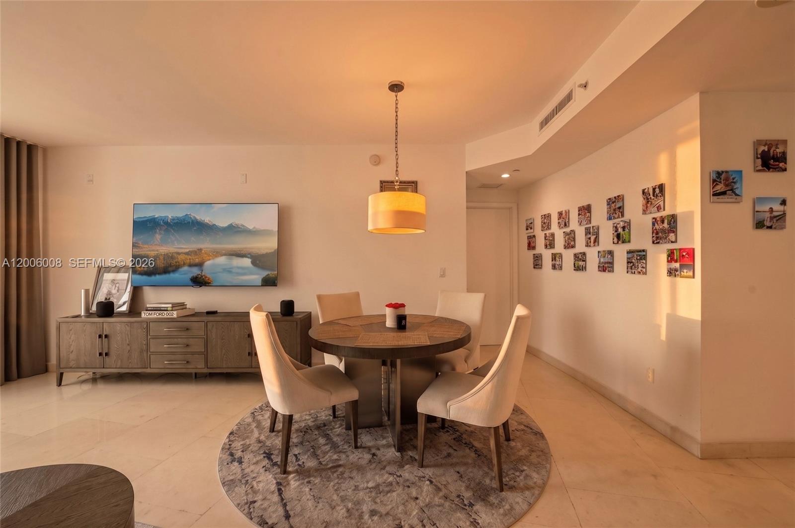 CARBONELL CONDO - Residential