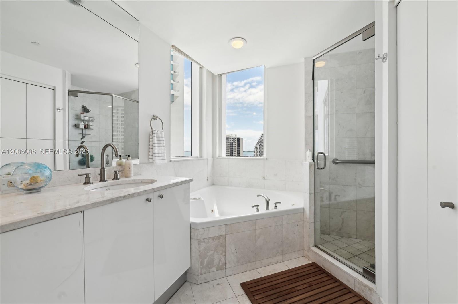 CARBONELL CONDO - Residential